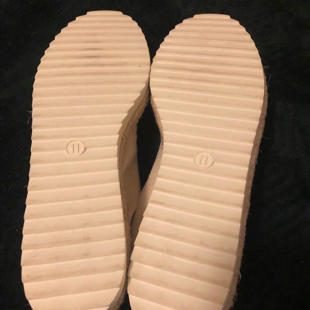 Universal Threads Shoes - Picture 4 of 6